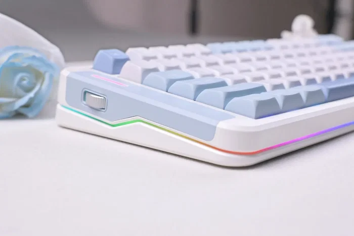 Teclado Mchose MC-X75V2-1 inalámbrico RGB mecánico 83 teclas layout polaco color azul Teclado Mchose MC-X75V2-1 inalámbrico RGB mecánico 83 teclas layout polaco color azul