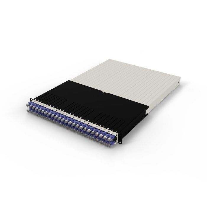 PATCHBOX patchbox.one 30RU/STP con 24 cables Cat.6a Violeta