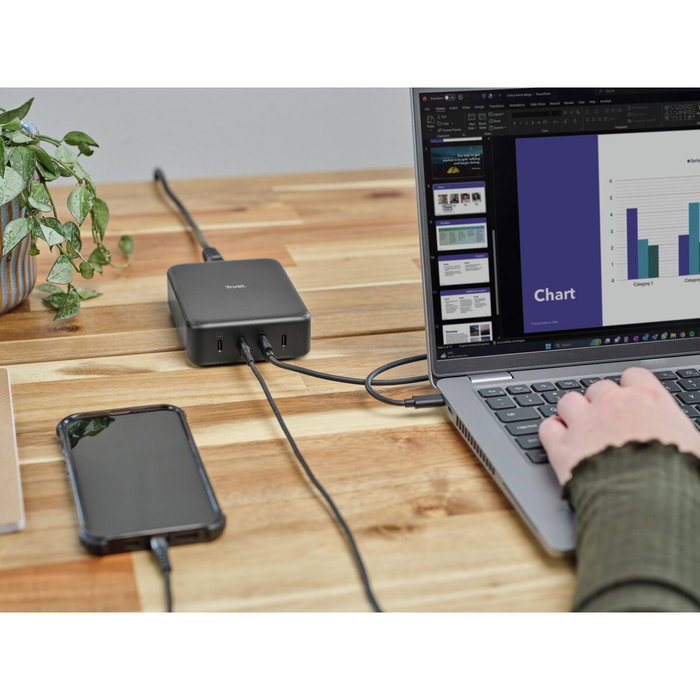 Trust Maxo Cargador de Sobremesa GaN 240 W 4xUSB-C Negro
