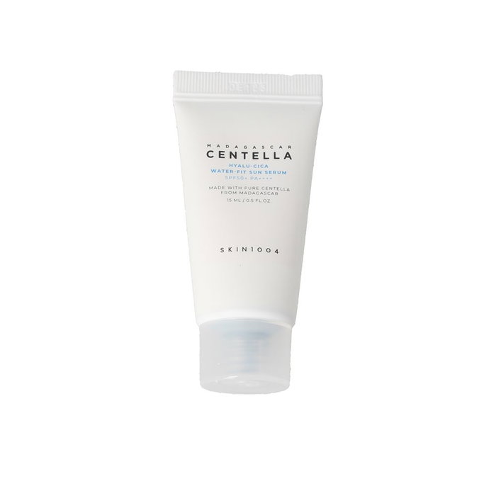 Skin1004 Madagascar Centella Water-Fit Hyalu-Cica Sérum Solar SPF50+ Protector Facial 15 ml Skin1004 Madagascar Centella Water-Fit Hyalu-Cica Sérum Solar SPF50+ Protector Facial 15 ml