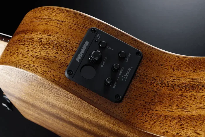 LAG Guitarra Acústica Auditorium Slim Cutaway Red Cedar con Electrónica Fishman Clásica II Natural