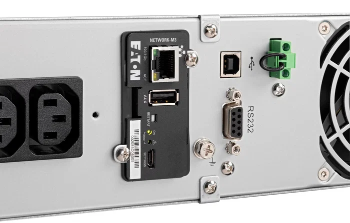 Eaton 9E1000IR SAI UPS Doble Conversión En Línea 1 kVA 900 W 4 Salidas AC, Forma de Onda Senoidal, Monitoreo Constante, LCD