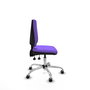 Silla de oficina Elche con mecanismo Asincro tapizada con Tela color Lila. Equipada con Base cromada, Sin brazos y Ruedas 65 mm parqué