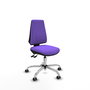 Silla de oficina Elche con mecanismo Asincro tapizada con Tela color Lila. Equipada con Base cromada, Sin brazos y Ruedas 65 mm parqué