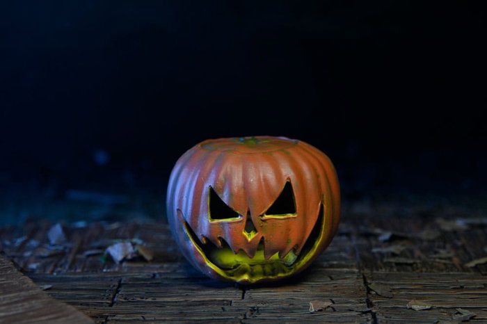 Halloween: La Maldición de Michael Myers Figura Ultimate Michael Myers 18 cm