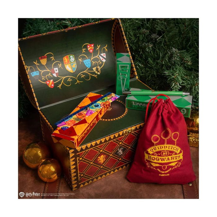 Cinereplicas Calendario de Adviento Quidditch Harry Potter - 24 Sorpresas con Llaveros, Pines, Figuras Coleccionables y Accesorios Mágicos