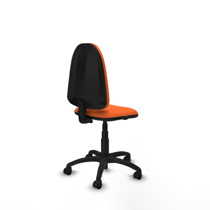 Silla de oficina Aýna con mecanismo Contacto permanente básico tapizada con Tela color Naranja. Equipada con Base poliamida negra, Sin brazos y Ruedas de nailon 50 mm