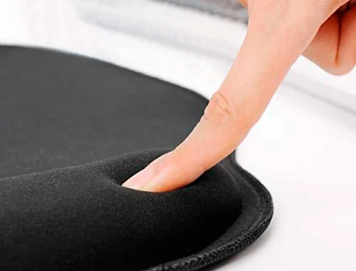 Q-connect Alfombrilla para Ratón Ergonómica de Gel con Reposamuñecas Color Negro 225x240x20 mm
