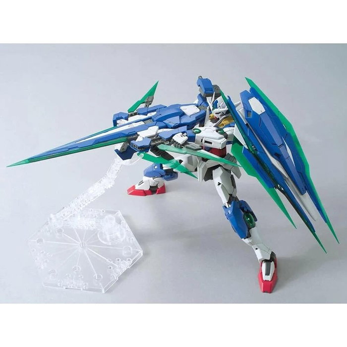 BANDAI HOBBY MG 00 QanT Full Saber - Master Grade 1/100 Mobile Suit Gundam 00V Senki Maqueta