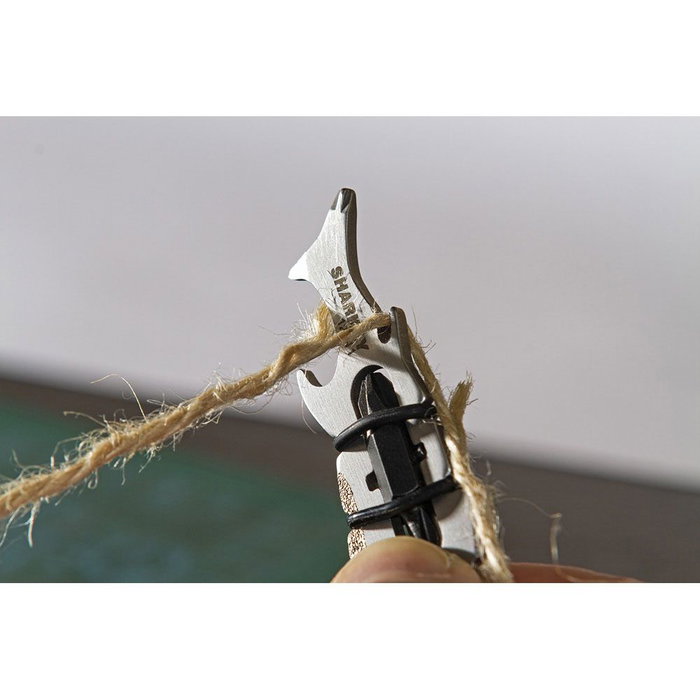 True Multiherramienta 12 en 1 Sharkey con 6 Destornilladores, Abrebotellas, Abrelatas, Sierra, Barra de Palanca y Lima - Herramienta Multiusos Compacta