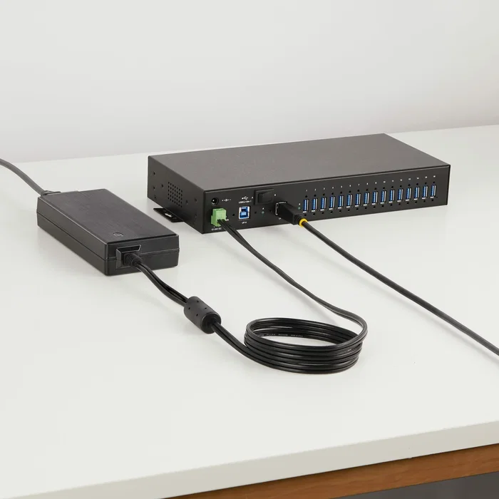 StarTech.com Hub Industrial USB 3.0 de 16 Puertos - Carcasa Metálica, 5 Gbps, Montaje Rack/DIN/Pared, 160W, Compatible con BC 1.2 - Para Entornos Exigentes