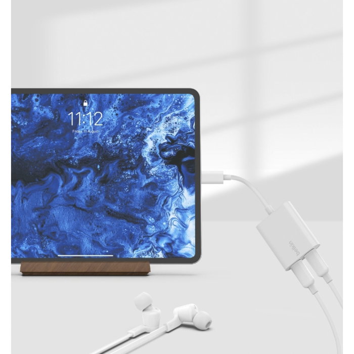 Belkin RockStar Adaptador de Audio y Carga USB-C, Blanco