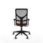 Silla de oficina Motilla con mecanismo Sincro tapizada con Tela color Naranja y malla color Gris. Equipada con lumbar 1D, Brazos 3D y Ruedas 65 mm parqué