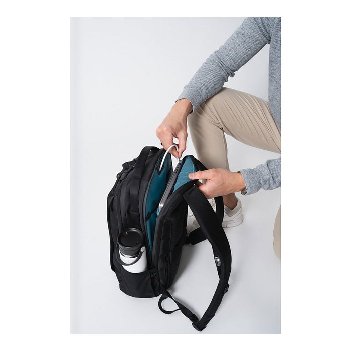 Targus HyperPack - Mochila para portátil Unisex de 16", 21 Litros, 3 Compartimentos, Resistente a la Abrasión, Negro