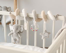 KioKids Peluche Espiral Elefante Gris y Beige con Sonajero y Mordedor para Bebé +0 Meses