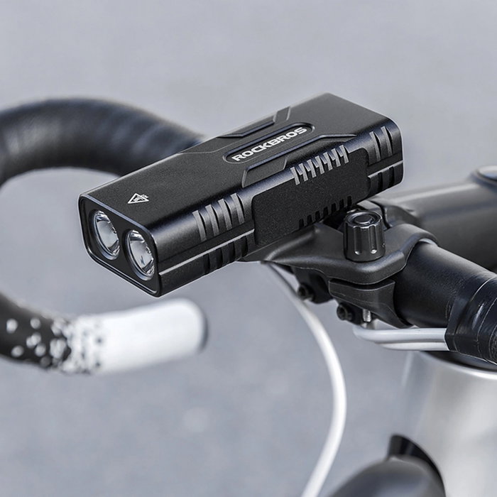 Rockbros Luz para bicicleta 850 lm con función de powerbank y cable USB-C a USB-A - negra Rockbros Luz para bicicleta 850 lm con función de powerbank y cable USB-C a USB-A - negra