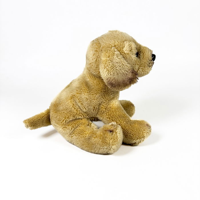 DEQUBE Peluche Labrador Canela Sentado 12Cm 939D00252 Bocalán para personas con discapacidad