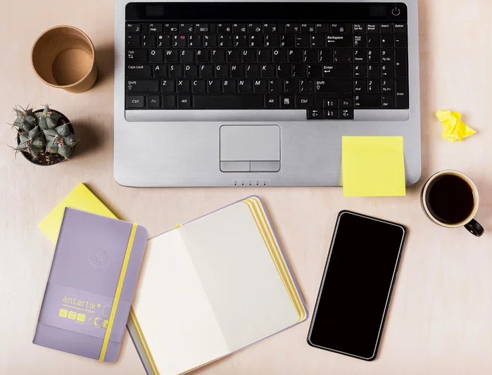 Antartik Cuaderno Antartik Notes tapa dura A6 hojas lisas morado y amarillo