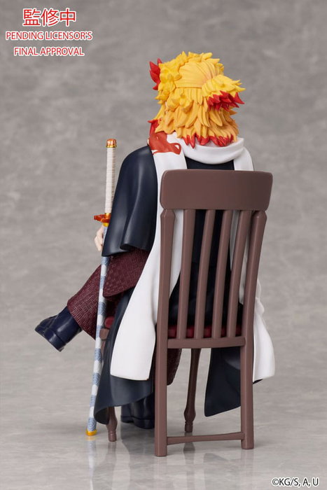 Demon Slayer: Kimetsu no Yaiba Estatua Kyojuro Rengoku 16 cm