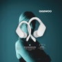 Daewoo Auricular TWS Sport con Gancho, Bluetooth 5.0, Indicador LED de Batería, 30mAh/300mAh, Carga Tipo C, Blanco