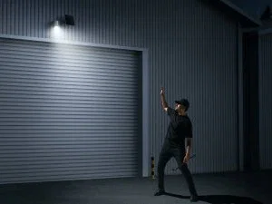 Eufy T86P2321 Cámara de Seguridad Exterior 4K Bala con Panel Solar, 4G LTE y WiFi, Visión Nocturna en Color, 360°, Batería 9400mAh, Audio Bidireccional, Blanco