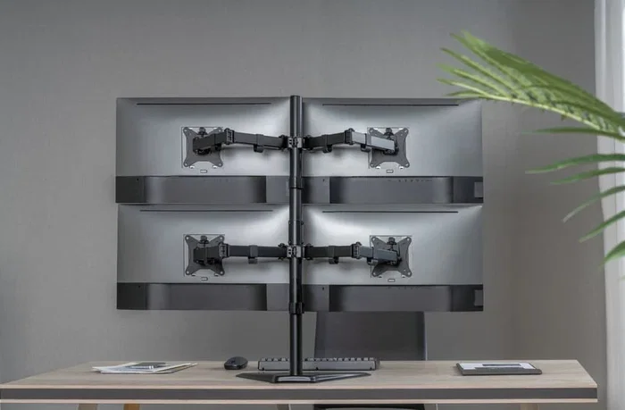 Equip 650127 Soporte de Mesa para 4 Monitores 17''-32'', Base y Brazos Articulados, 360° Rotación, VESA 100x100, 9kg por Pantalla, Negro