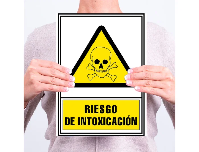 Archivo 2000 Pictograma Riesgo de Intoxicación PVC Amarillo Luminiscente 210x297 mm Archivo 2000 Pictograma Riesgo de Intoxicación PVC Amarillo Luminiscente 210x297 mm
