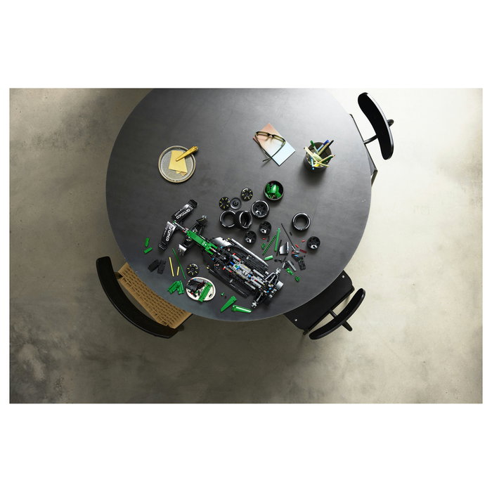 LEGO Technic 42240 Aston Martin Aramco AMR25 F1 Auto