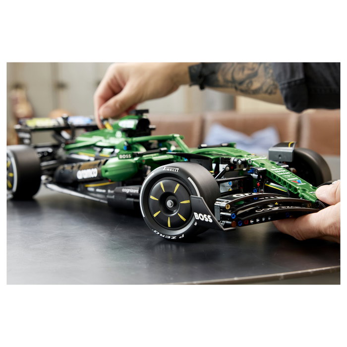 LEGO Technic 42240 Aston Martin Aramco AMR25 F1 Auto