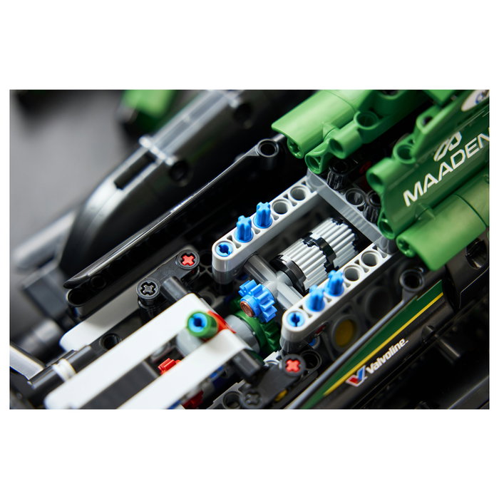 LEGO Technic 42240 Aston Martin Aramco AMR25 F1 Auto