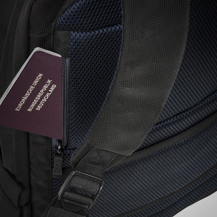 Rivacase 8460 Mochila para Portátil hasta 17.3", Negro, Poliéster, Resistente al Polvo y Rayones, 717 g
