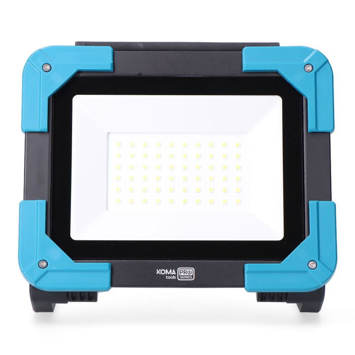 Koma Tools Foco LED de Trabajo 20V 2500 Lúmenes, 3 Niveles de Luz 1200/1900/2500lm, Ángulo 120°, USB, Sin Batería