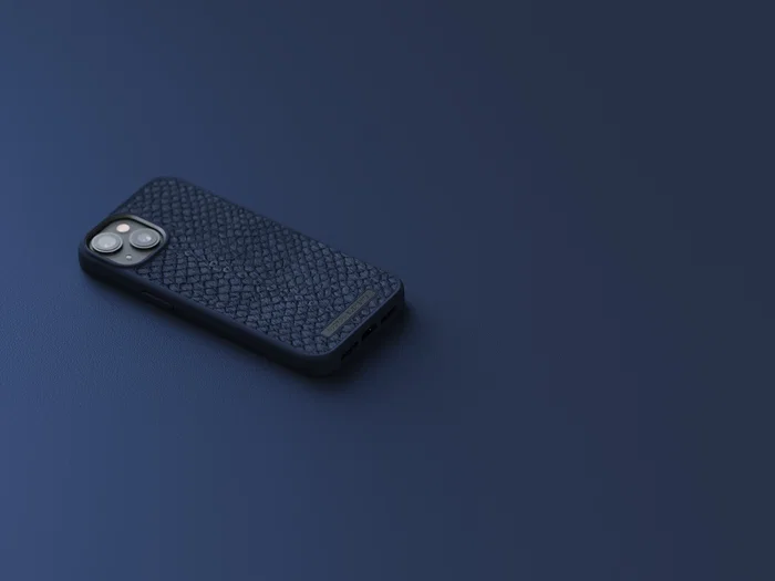 Njord byELEMENTS Funda para iPhone 14 con MagSafe de cuero de salmón, color azul, protección certificada MIL-STD-810H