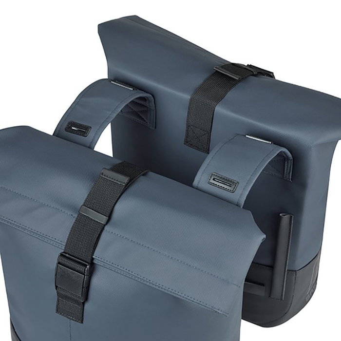Basil Alforjas Cove DB 28-32L PET Reciclado Cuero Vegano Universal Bridge System MIK Racktime Portabultos Basil Alforjas Cove DB 28-32L PET Reciclado Cuero Vegano Universal Bridge System MIK Racktime Portabultos