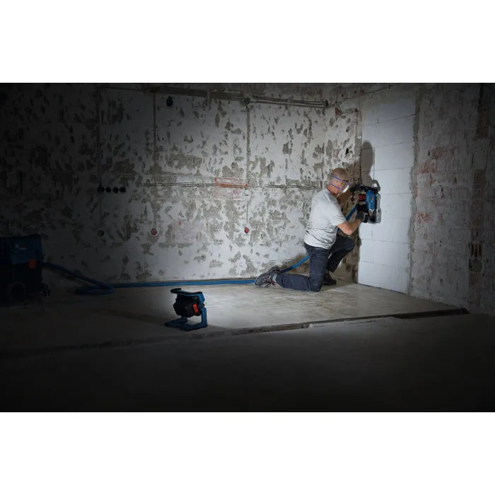 Bosch Professional Linterna de trabajo inalámbrica GLI 18V-5000, 5000 lm, 18V (batería y cargador no incluidos)