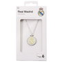 THE CARAT SHOP Colgante Real Madrid Plateado con Escudo en Relieve Dorado, Cadena Ajustable 40cm