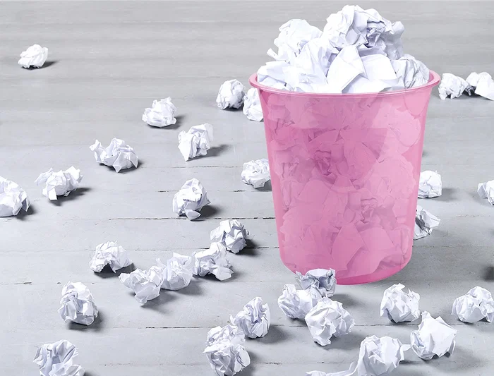 Liderpapel Papelera de Plástico Rosa Translúcido 13 Litros 275x285 mm