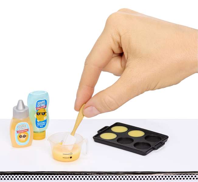 MGA Miniverse Make It Mini Foods Bola Sorpresa - Crea Miniaturas de Tartas y Pasteles desde Cero, 9 cm, Modelo Surtido