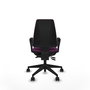 Silla de oficina Elche con mecanismo Asincro tapizada con Similpiel color Morado. Equipada con Base piramidal negra, Brazos fijos y Ruedas 65mm nailon