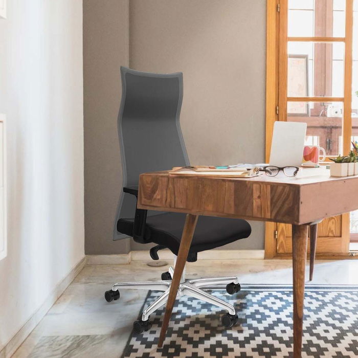 Sillón Albacete con mecanismo Sincro tapizada con Similpiel color Rojo y malla color Gris. Equipado con Base aluminio, Brazos 2D y Ruedas 65mm nailon