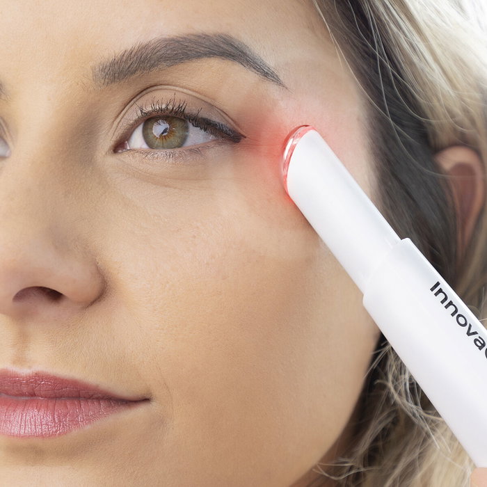 Pack Masajeador de Ojos Antiedad con Fototerapia y Termoterapia y Contorno de Ojos Rice Joyglow 15 ml InnovaGoods