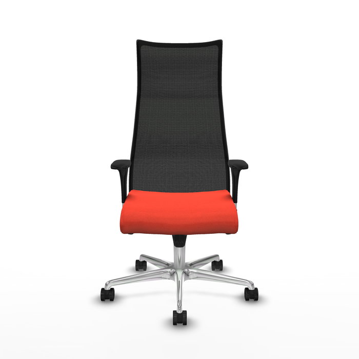 Sillón Albacete con mecanismo Sincro tapizada con Tela color Naranja oscuro y malla color Negro. Equipado con Base aluminio, Brazos 1D y Ruedas 65mm nailon