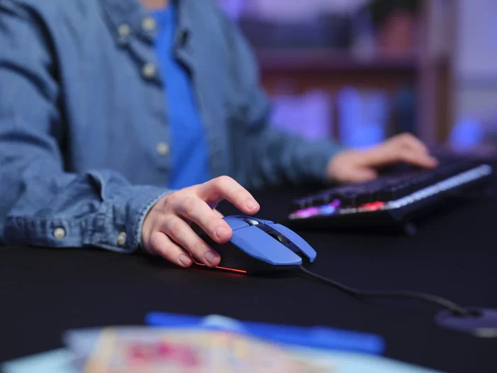 Trust Gaming GXT 109 FELOX Ratón para Gaming Ambidextro Cable USB, 6400 DPI Ajustable, 6 Botones, Iluminación LED RGB Multicolor, Color Azul