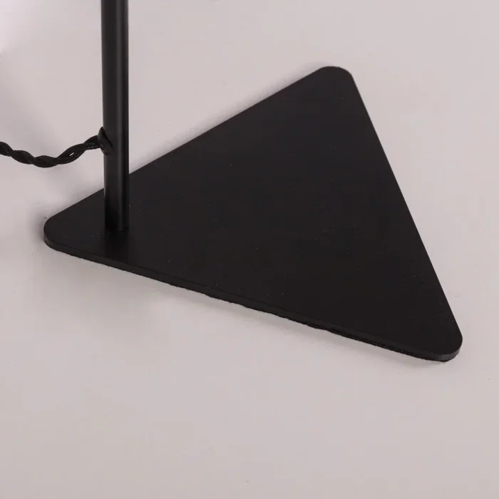 Lámpara de Mesa Granada Ratán SKD-T1021