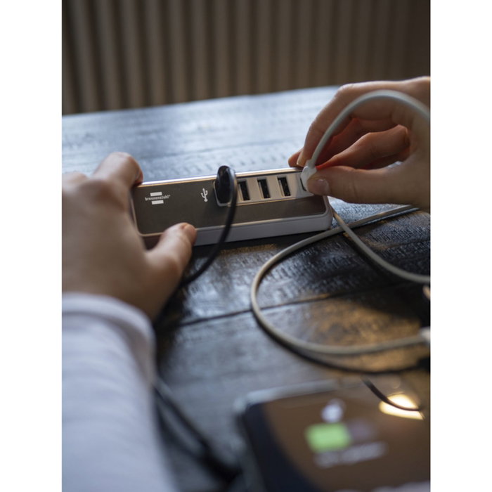 Brennenstuhl USB Multi Charger con 1,5m 4xUSB Tipo A + 1x Tipo C Brennenstuhl USB Multi Charger con 1,5m 4xUSB Tipo A + 1x Tipo C
