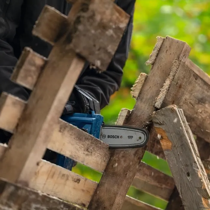 Bosch Professional Motosierra GKE 18V-15