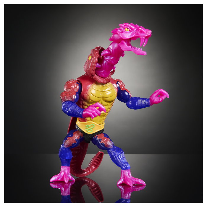 Mattel Masters of the Universe Origins Rattlor Figura de Acción con 7 Accesorios