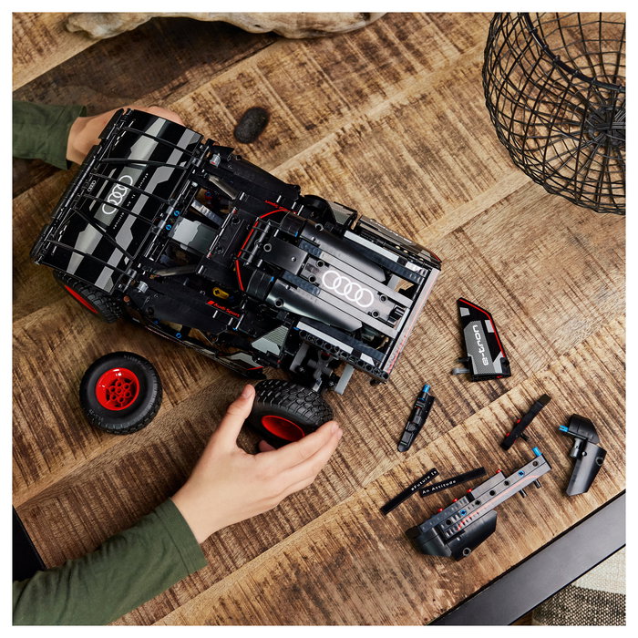 LEGO Technic Audi RS Q e-tron Juego Construcción 914 Piezas 10+ Años