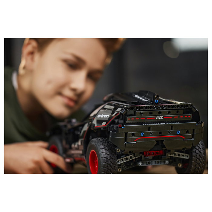 LEGO Technic Audi RS Q e-tron Juego Construcción 914 Piezas 10+ Años