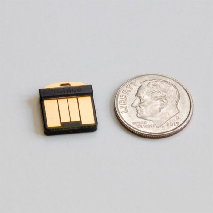 Yubico YubiKey 5 Nano USB-A Negro, Oro